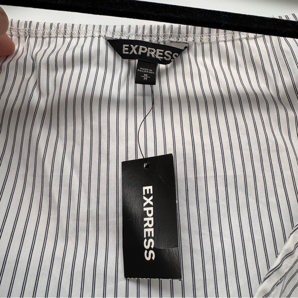 NWT Express Blouse Womens Blue Striped Off The Shoulder Puff Sleeve Surplice M - Picture 3 of 8